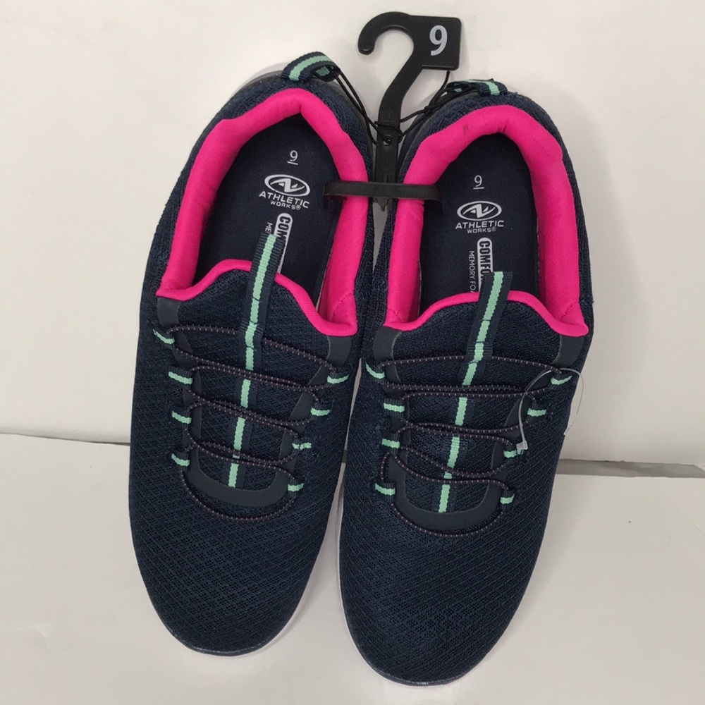 NWOT Athletic Works Women's Bungee Slip-On Sneakers - Picture 6 of 7